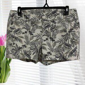 Old Navy Pixie Shorts Size 12 Regular Gray & White Floral Print Stretch Cotton